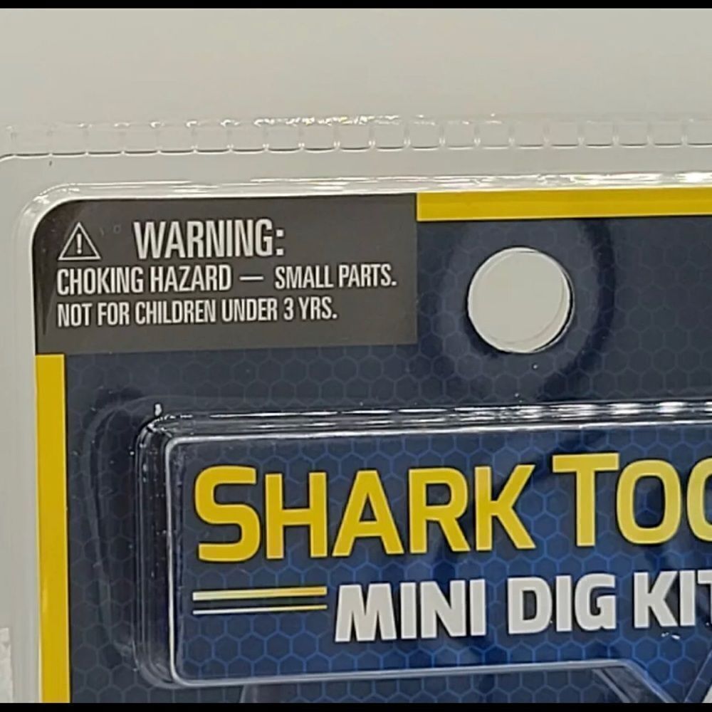 National Geographic 🦈Shark Tooth 🦷 Mini Dig Kit - Picture 2 of 6